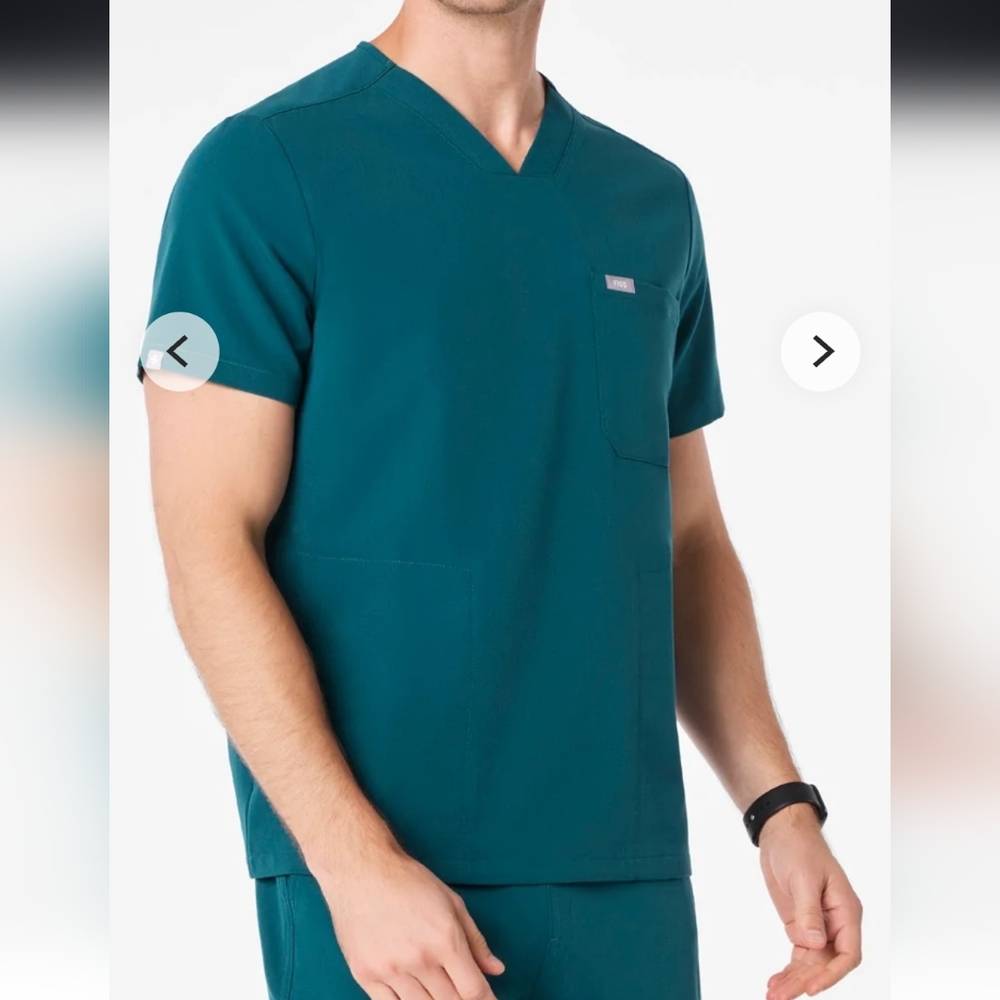 Figs Men's Chisec 3 Pocket Top